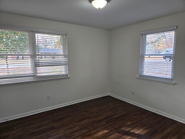 Building Photo - 3327 Cockatoo Rd