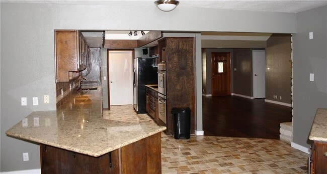 Building Photo - 309 Juniper Dr