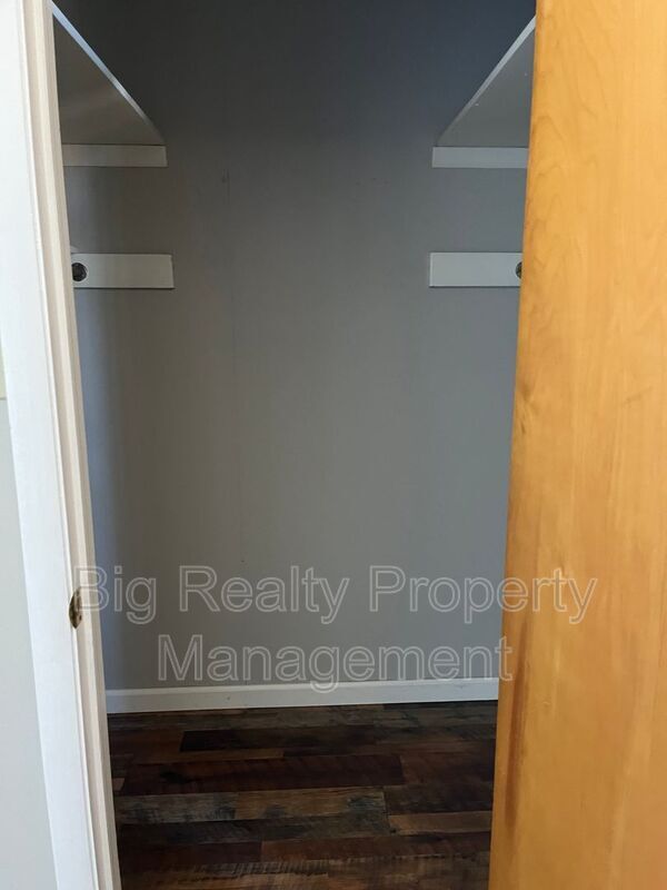 Building Photo - 101 N Centre Ave