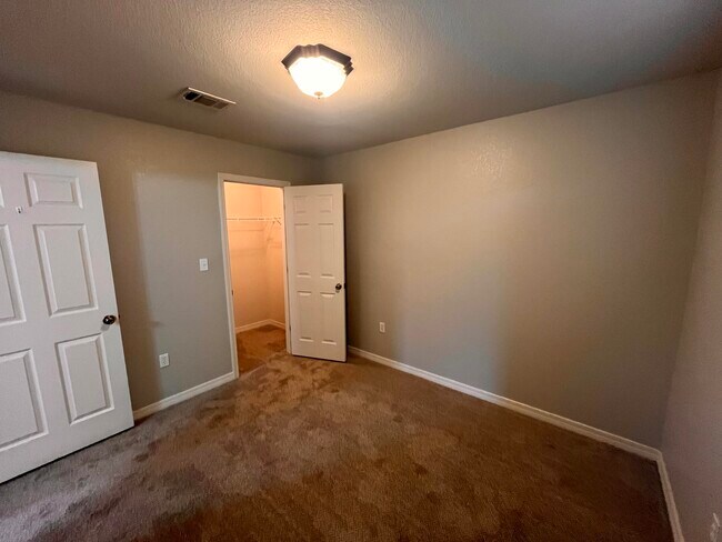 Building Photo - 305 Seclusion Blvd