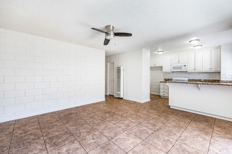 Building Photo - 34976 Ave A