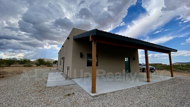 Building Photo - 3713 E Wetstones Rd
