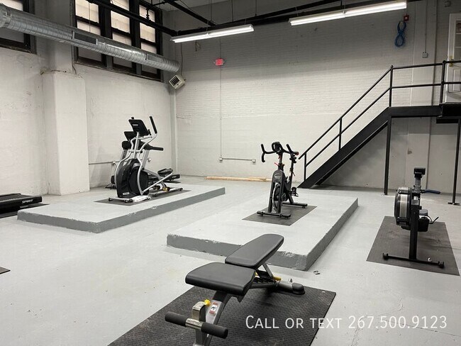 Building Photo - 1501 S. 17th-B112