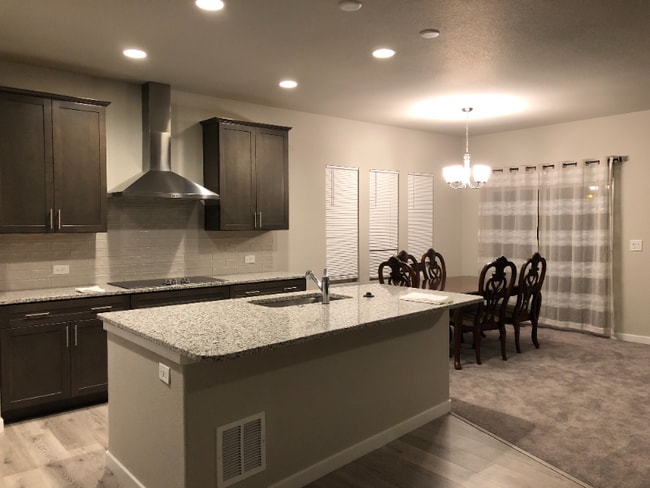 Building Photo - 3891 Ivy Hill Dr