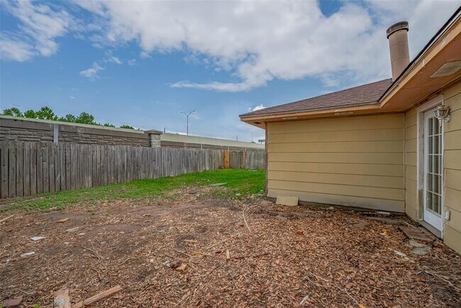 Building Photo - 16250 Rancho Blanco Dr