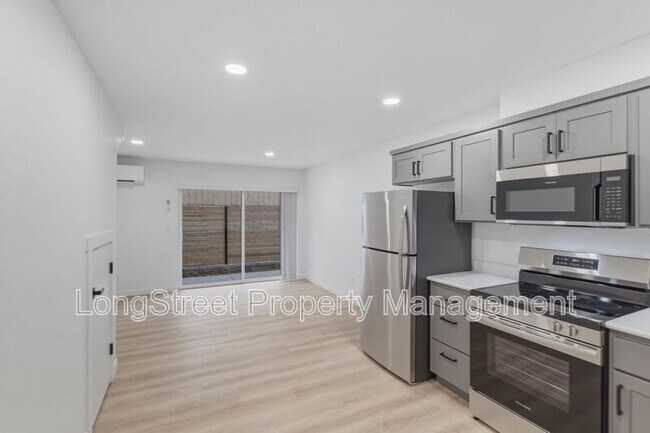 Building Photo - 824 S 19th St