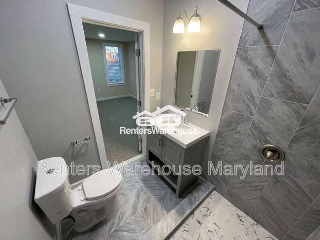 Building Photo - 921 N Patterson Park Ave