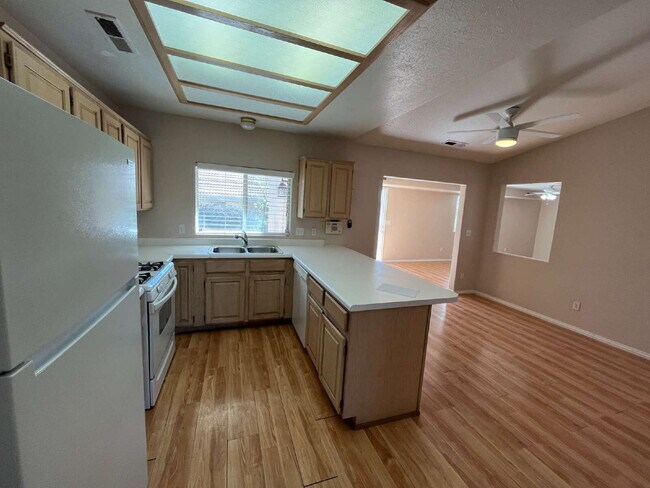 Building Photo - Wonderful 4 bed 3 bath home in Saint George