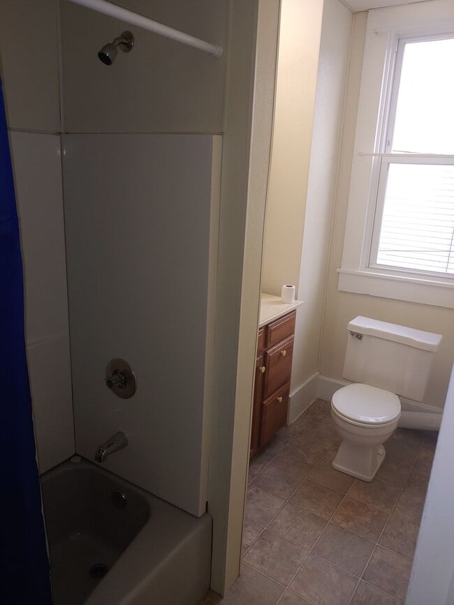 Building Photo - 60 N Main St