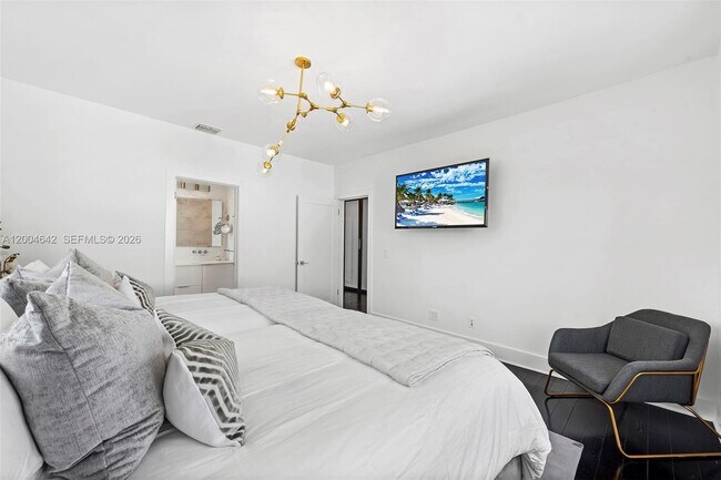 Building Photo - 3483 Chase Ave