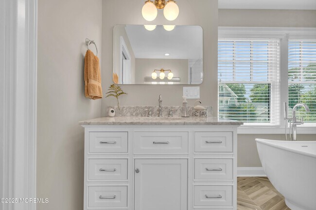 Building Photo - 2118 Edgewood Pl