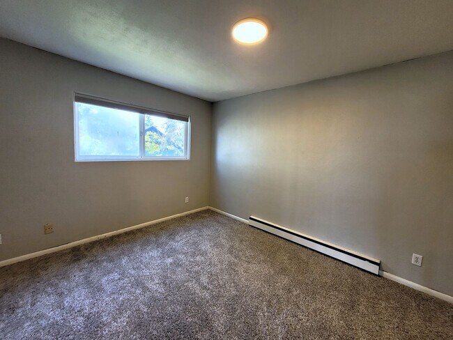 Building Photo - Southside Condo with a View - 1 Bedroom - ...