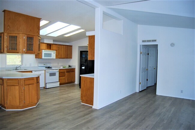 Building Photo - 3 Bedroom 2 Bath MF Home Carlton OR