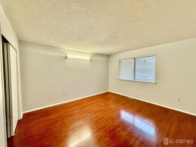 Building Photo - 1404 Edison Glen Terrace