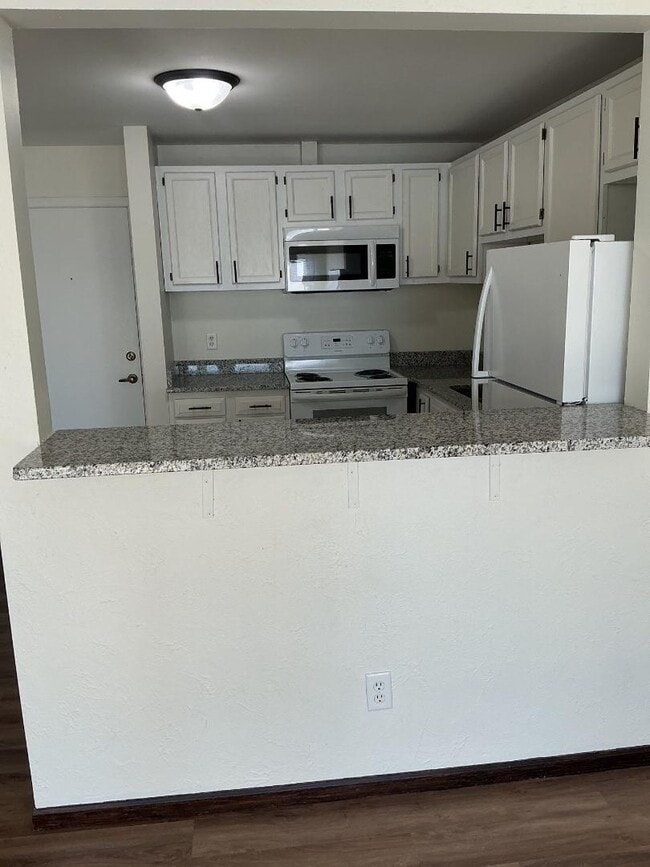 Building Photo - 2447 County B Rd W