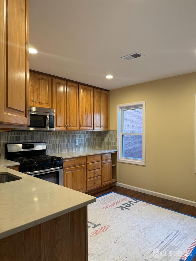 Building Photo - 16 Northside Ave