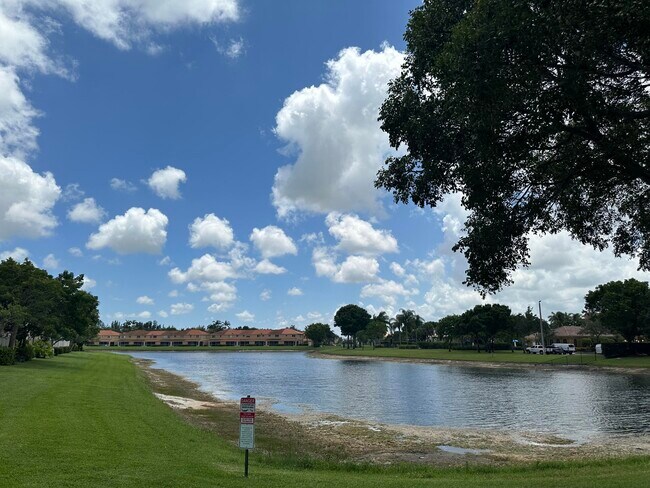 Building Photo - 3474 Briar Bay Blvd