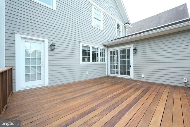 Building Photo - 2314 N Kenmore St