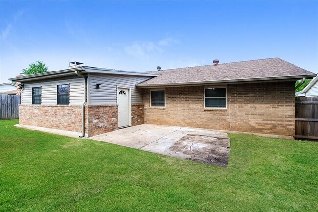 Building Photo - 309 S Morgan Dr