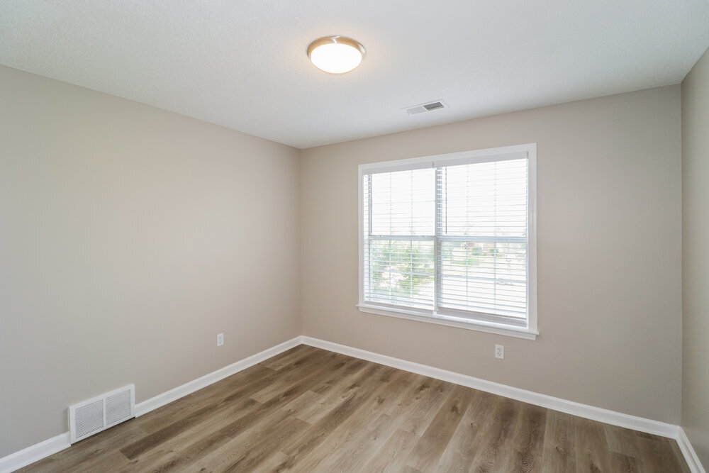 Building Photo - 1161 Red Fern Cir E