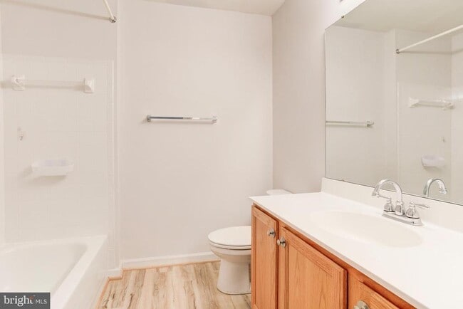 Building Photo - 4014 Fountain Bridge Ct