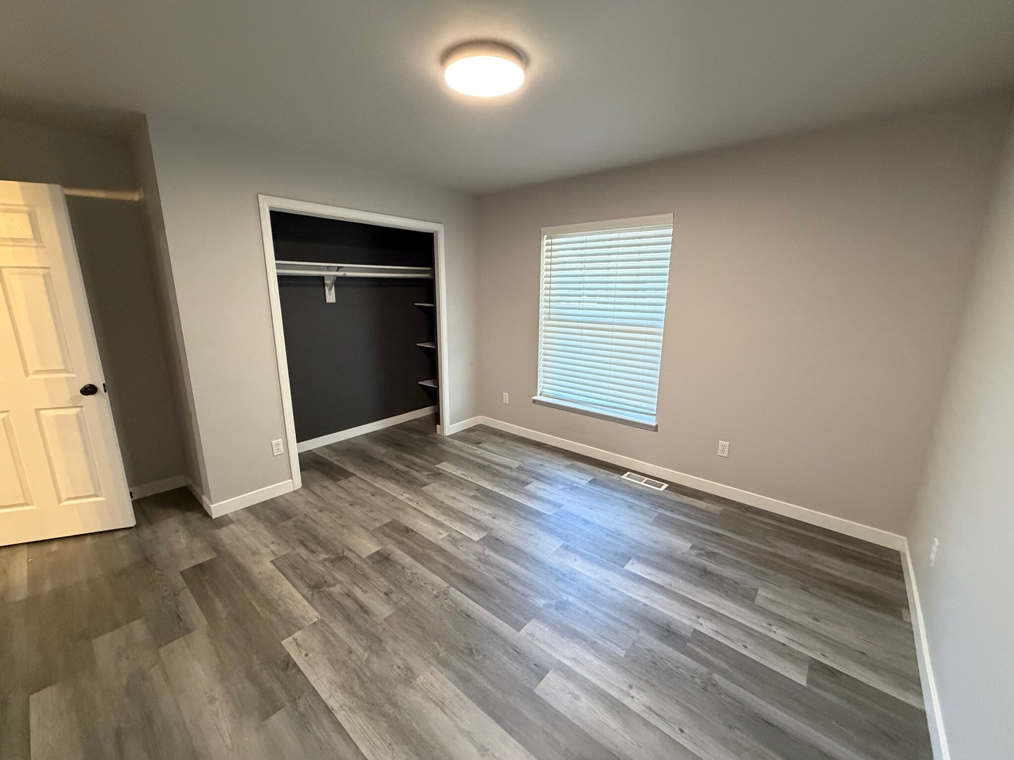 Building Photo - 206 N 41st St