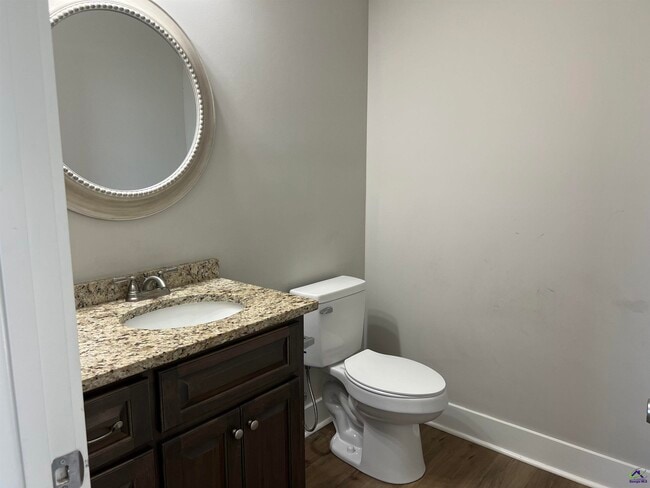 Building Photo - 122 Rolling Woods Cir