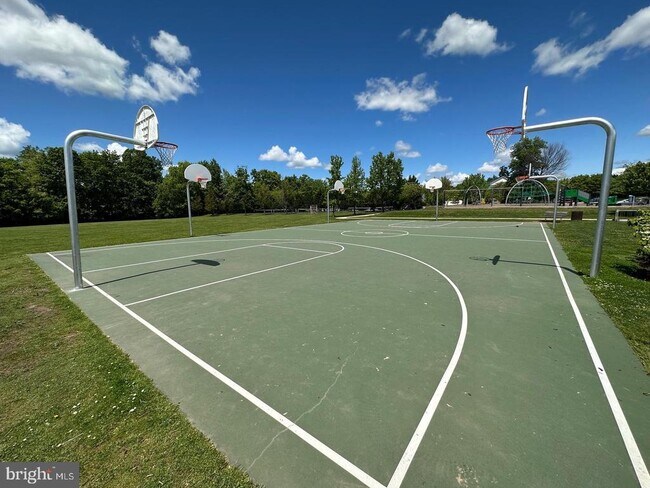 Building Photo - 43395 Briar Creek Terrace