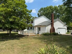 Building Photo - 4669 Pinehurst Dr