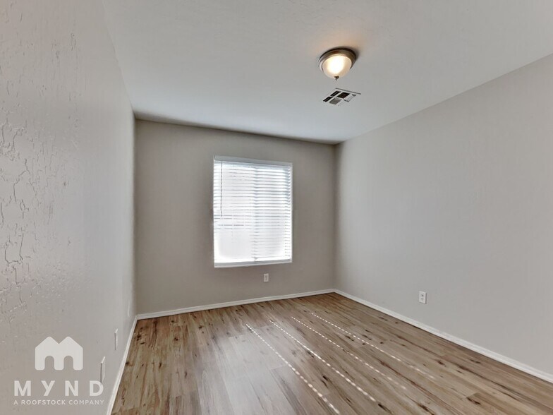 Building Photo - 7922 W Whyman Ave