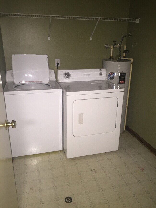Building Photo - 1st Floor - Two Bedroom Condo in Stadium M...