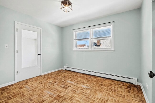 Building Photo - 6550 W Ebinger Dr