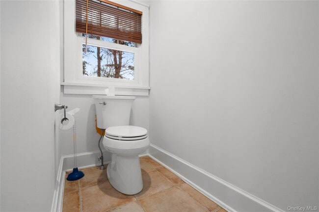 Building Photo - 127 NY-100