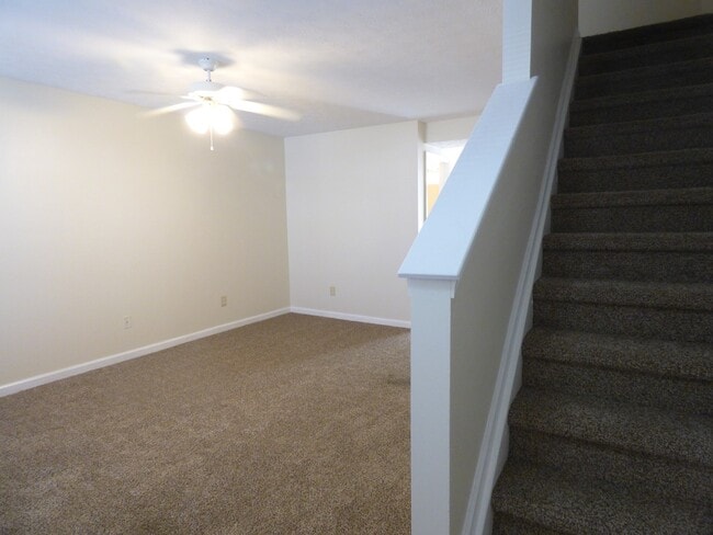 Building Photo - COMING SOON! Spacious Townhouse, W/D Hookups, Off-Street Parking, All Electric!