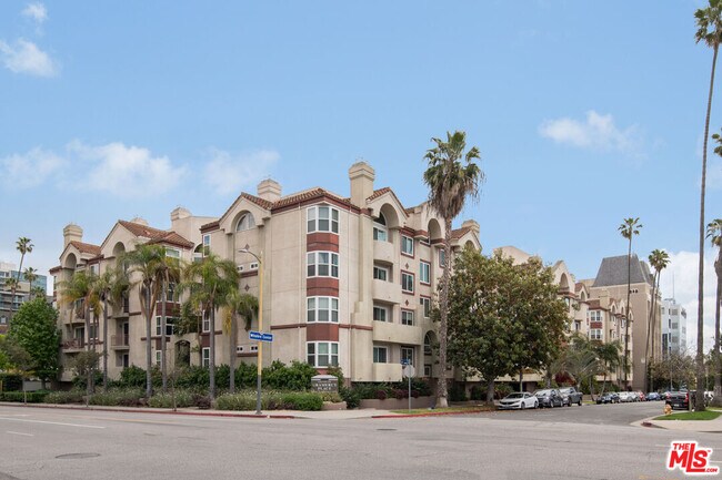 Building Photo - 620 S Gramercy Pl