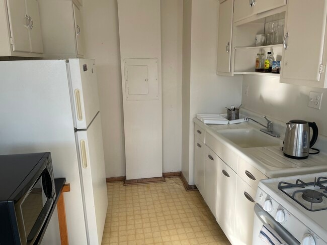 Building Photo - 1711 Massachusetts Ave NW