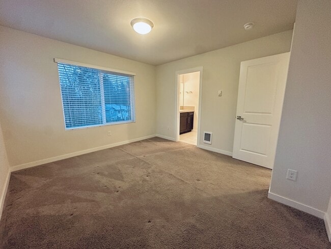 Building Photo - 12915 20th Dr W