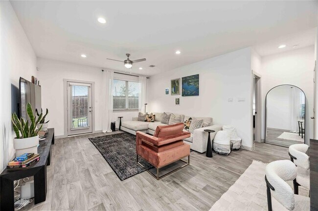 Building Photo - 2802 Wingmore Ln
