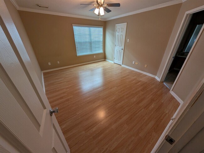 Building Photo - 29222 Legends Green Dr