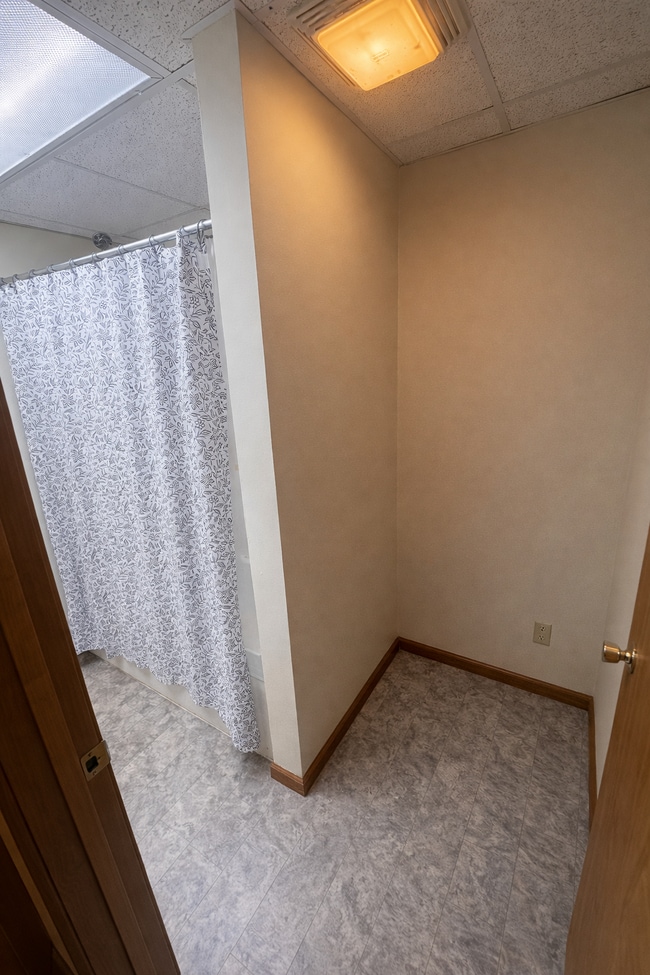 Building Photo - Plymouth