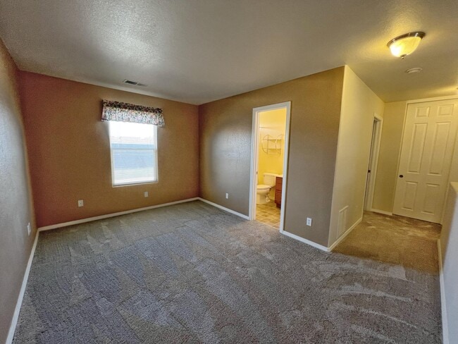 Building Photo - 10504 Woodquail Dr NW