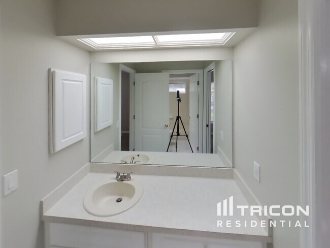 Building Photo - 4522 Swift Cir