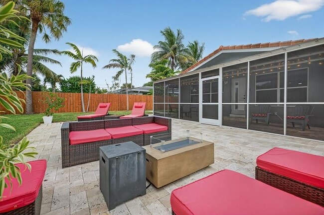 Building Photo - 2407 NE 17th Terrace