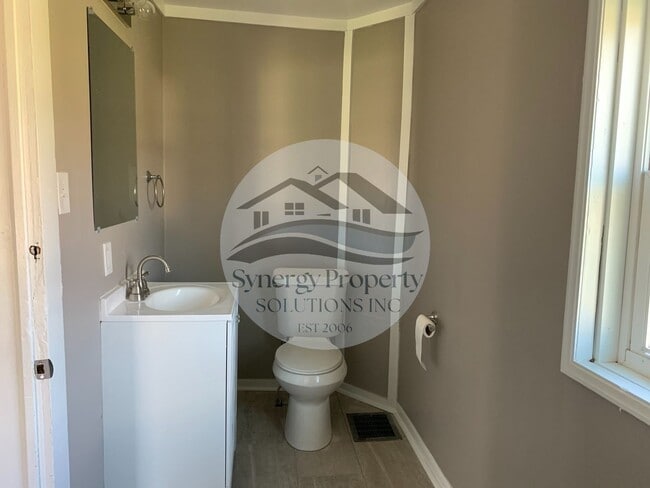 Building Photo - Nice home with Space to grow your Family!