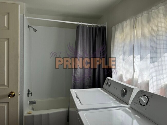 Building Photo - 40 Blue Wing St