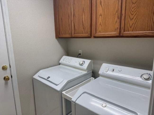 Building Photo - Lemon Valley Three Bedroom