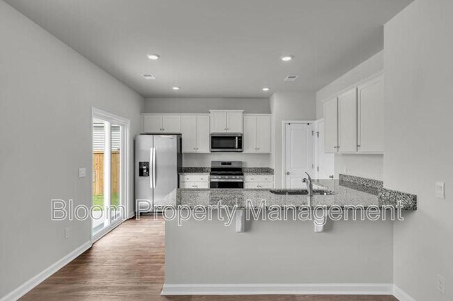 Building Photo - 803 Lilyford Ln