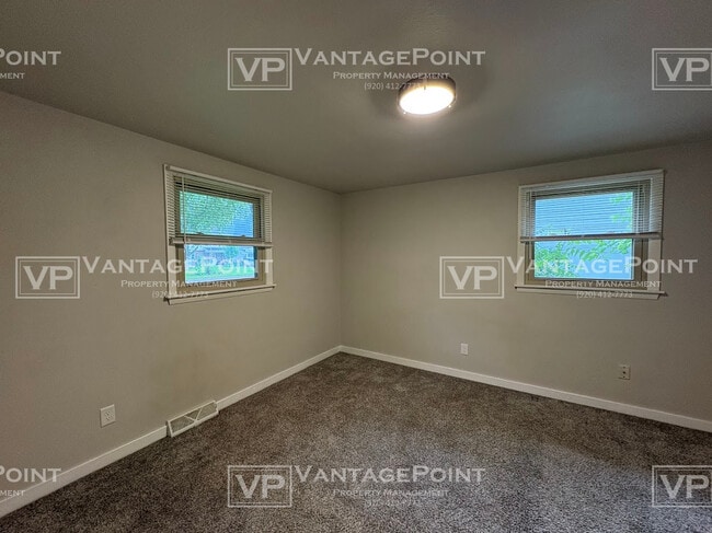 Building Photo - 1643 Birchwood Dr
