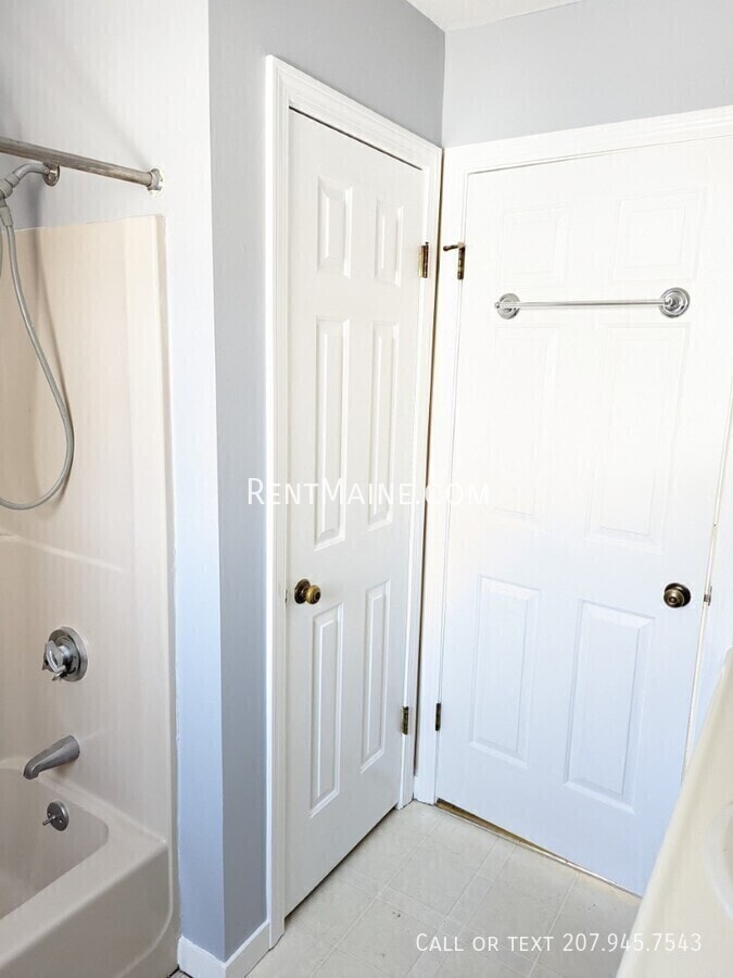 Building Photo - 114 Main Rd S