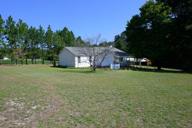 Building Photo - 739 A C Morrison Rd